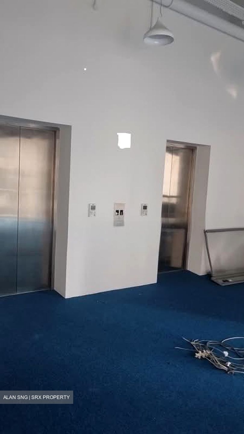 Oxley Tower (D1), Office #605340491